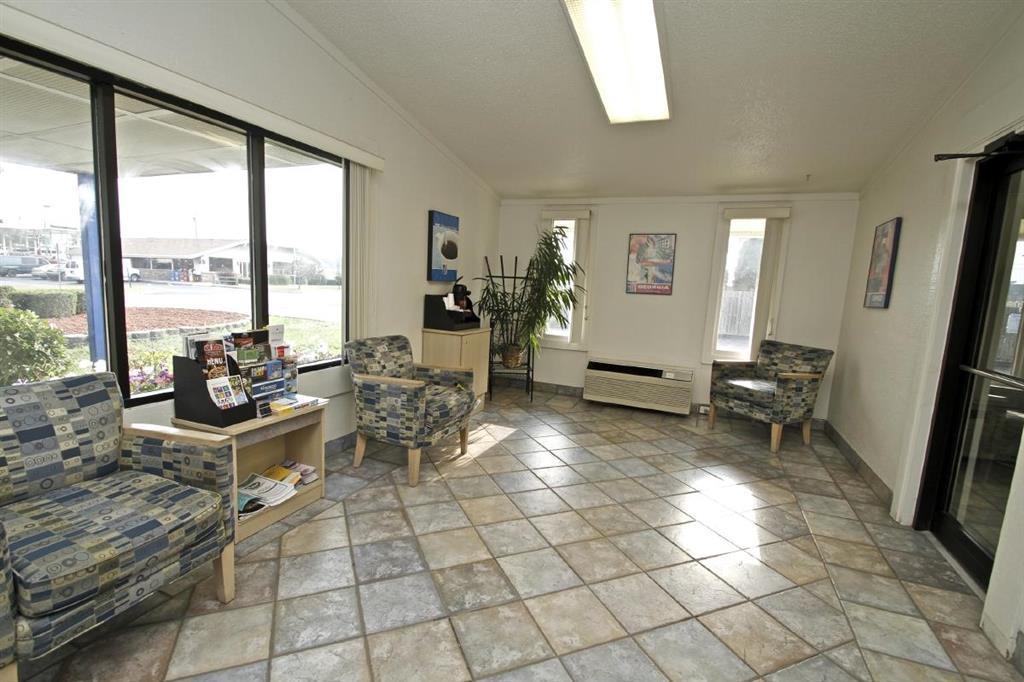 Motel 6 Kalamazoo Dalaman gambar