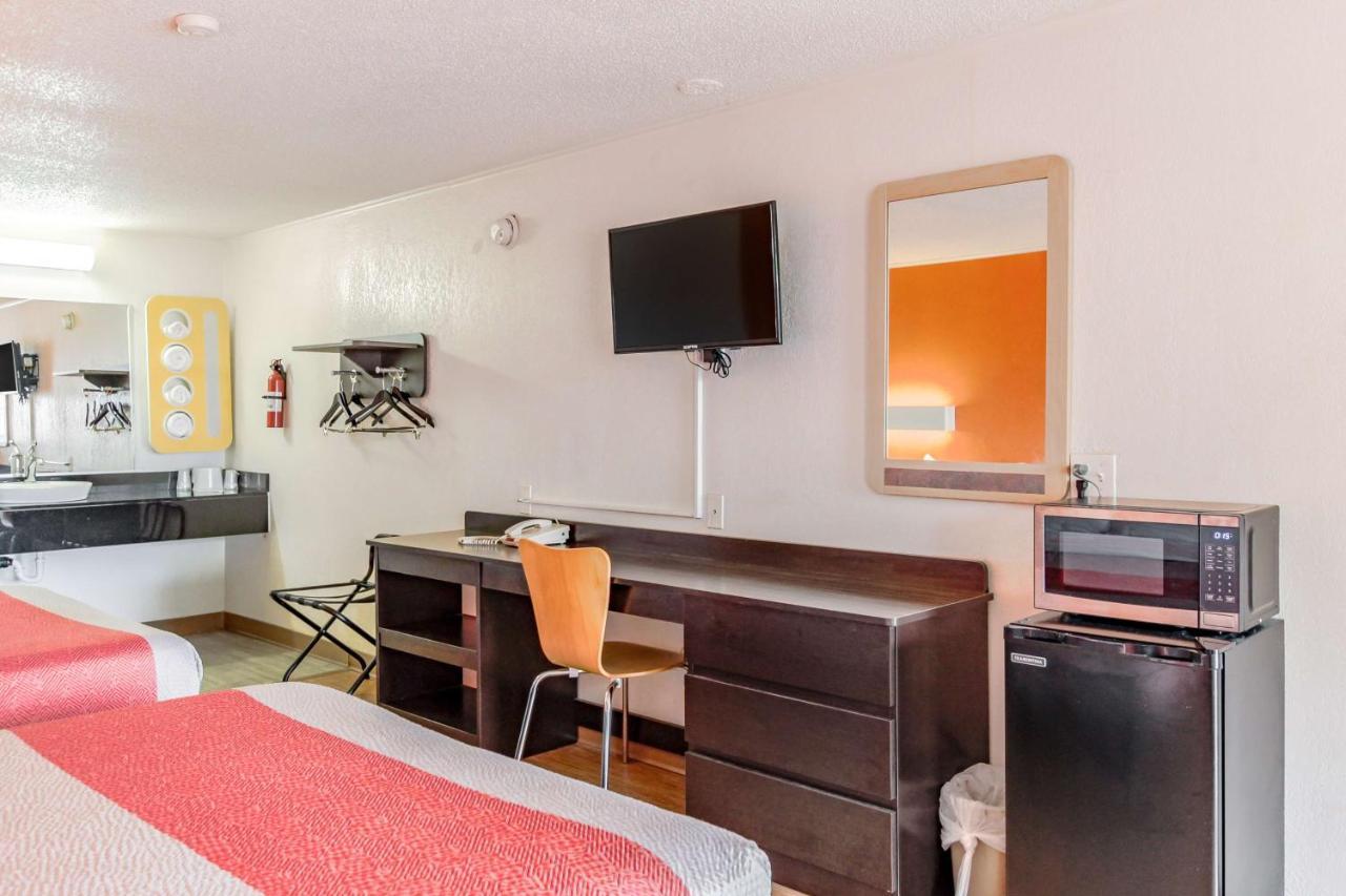 Motel 6 Kalamazoo Luaran gambar