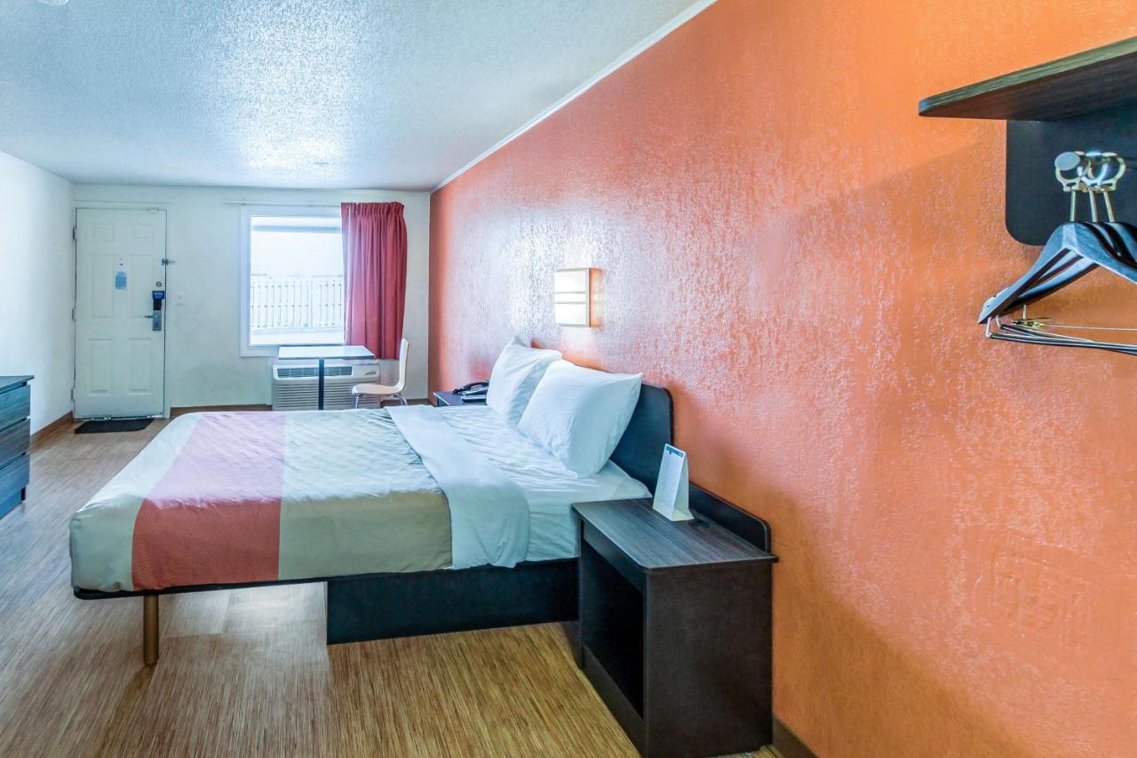 Motel 6 Kalamazoo Luaran gambar