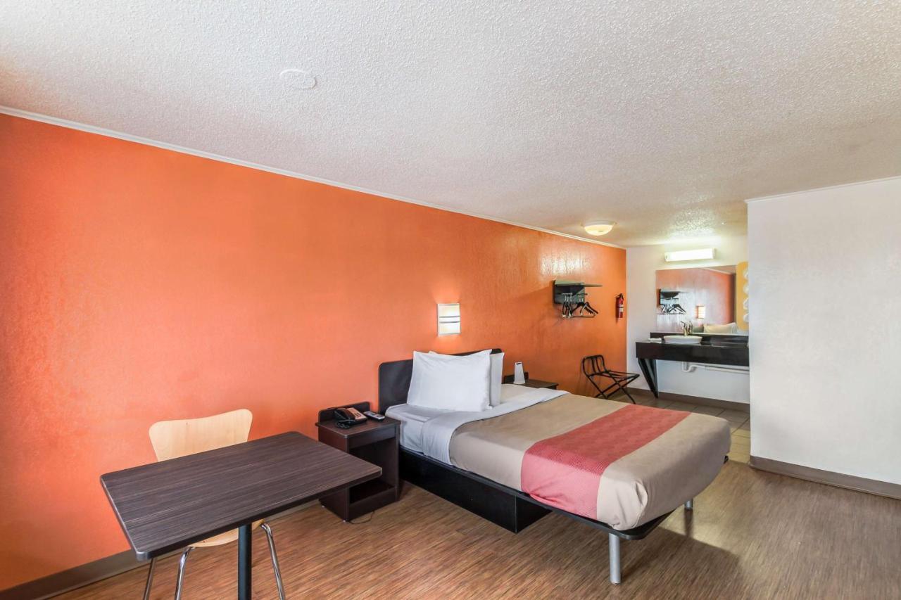 Motel 6 Kalamazoo Luaran gambar